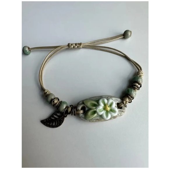 Adjustable Flower Bracelet Leaf Accent Boho Vintage Style Womens Jewelry Gift - Picture 6 of 7